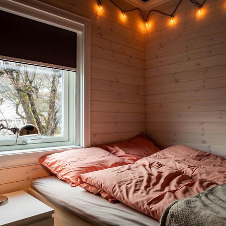 Huset Pa Plassen ซงดาล ภายนอก รูปภาพ